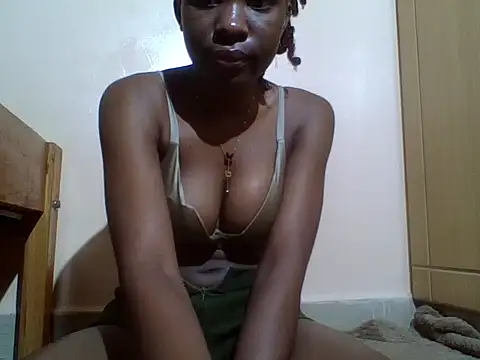 Snapshot of EbonyJuly chatting on June 23, 7:17 am EbonyJuly online show from June 23, 7:17 am
