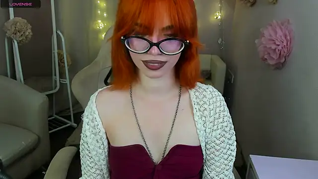 Velvet  Kiss online show from July 19, 8:45 pm