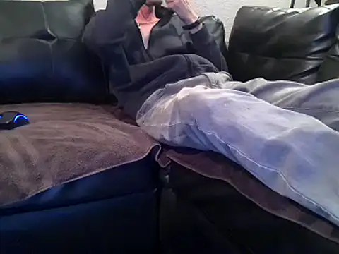 Snapshot of Mstrdstrctn7 chatting on January 1, 12:43 am Mstrdstrctn7 online show from January 1, 12:43 am