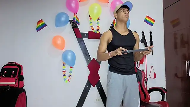 Snapshot of Nicolas_AthleticBoy chatting on July 18, 8:34 pm Nicolas AthleticBoy online show from July 18, 8:34 pm