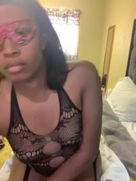 Shemale Kitty online show from June 6, 10:09 am