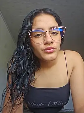 Emmaa- - online show from July 21, 8:55 pm