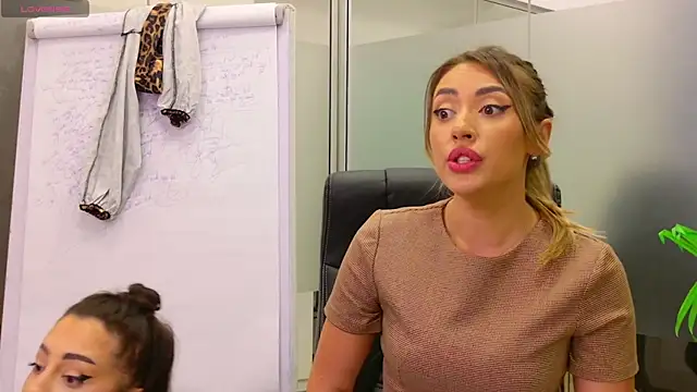 Snapshot of BabesGoWild chatting on March 10, 8:23 pm BabesGoWild online show from March 10, 8:23 pm