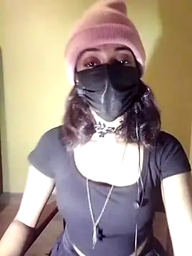 queen shelly online show from July 9, 6:23 pm