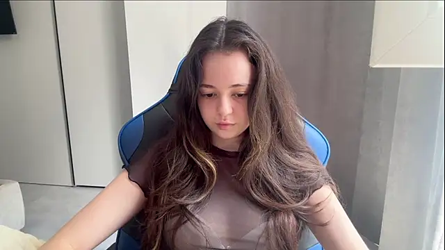 Snapshot of Elowynx chatting on July 14, 9:25 am Elowynx online show from July 14, 9:25 am