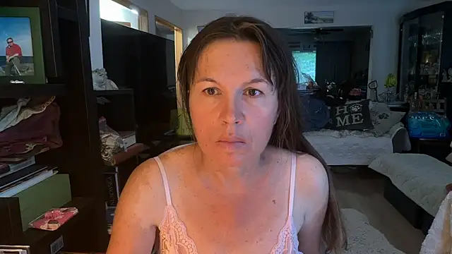 Snapshot of monikam82 chatting on June 7, 10:19 am monikam82 online show from June 7, 10:19 am