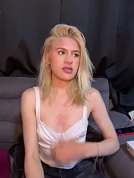 Lia-firee online show from June 11, 2:44 am