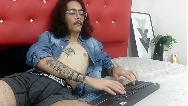 bigcock robert online show from June 20, 7:49 pm