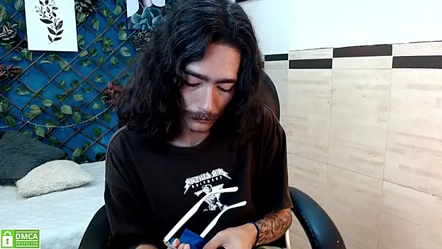 bigcock robert online show from July 11, 4:43 pm
