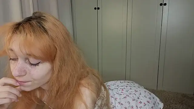 Snapshot of tgirlfoxy chatting on July 21, 6:16 am tgirlfoxy online show from July 21, 6:16 am