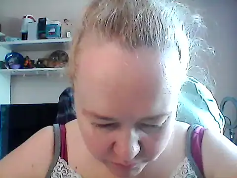 Snapshot of Viola27 chatting on June 8, 7:20 am Viola27 online show from June 8, 7:20 am