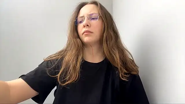 Snapshot of AlisonOhlmacher chatting on June 10, 8:02 am AlisonOhlmacher online show from June 10, 8:02 am