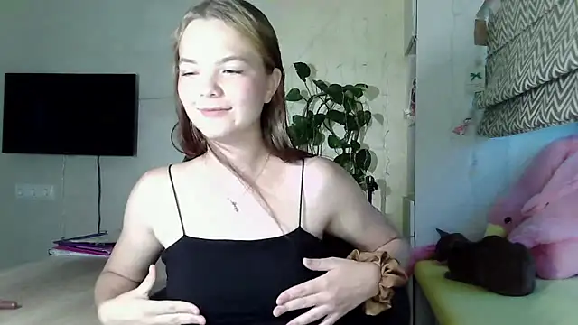 AvrilGillig online show from July 26, 4:14 pm