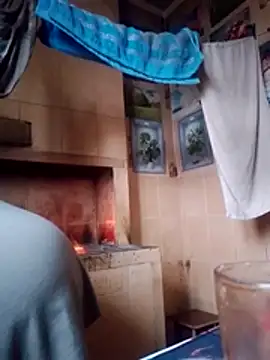 Snapshot of oksana72 chatting on February 17, 7:27 am oksana72 online show from February 17, 7:27 am