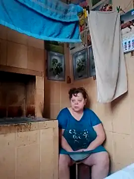 Snapshot of oksana72 chatting on February 24, 7:28 am oksana72 online show from February 24, 7:28 am