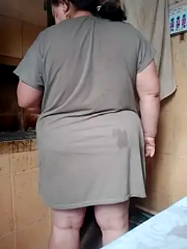 Snapshot of oksana72 chatting on February 25, 6:34 am oksana72 online show from February 25, 6:34 am