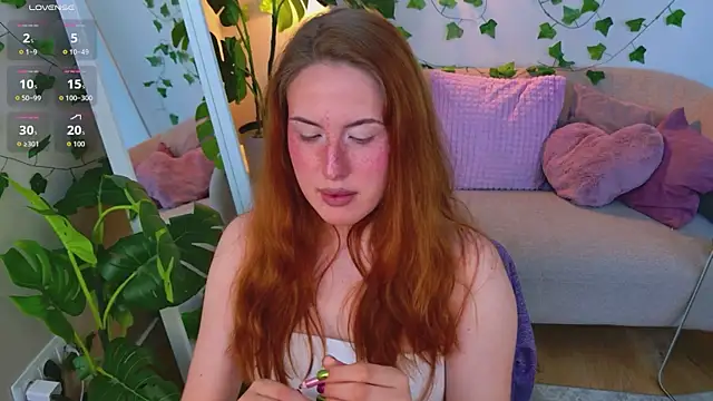 Snapshot of ChloeAster chatting on August 4, 7:00 am ChloeAster online show from August 4, 7:00 am