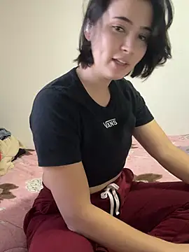 Snapshot of sweetchloe__ chatting on June 13, 11:08 am sweetchloe online show from June 13, 11:08 am