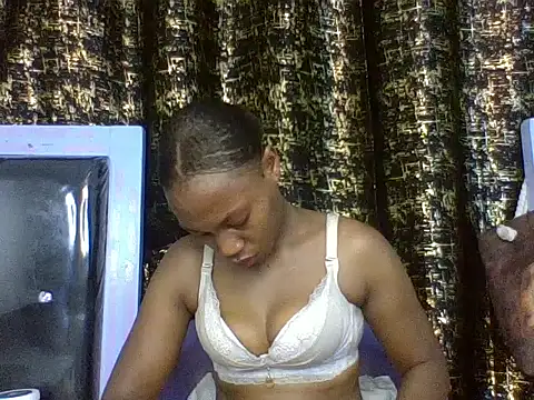 Snapshot of Lovey_daisy15 chatting on June 28, 1:44 am Lovey daisy15 online show from June 28, 1:44 am