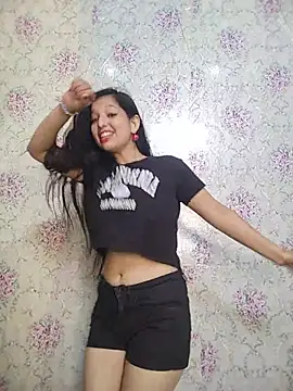 Snapshot of Queen_Rosyy chatting on June 25, 4:12 am Queen Rosyy online show from June 25, 4:12 am