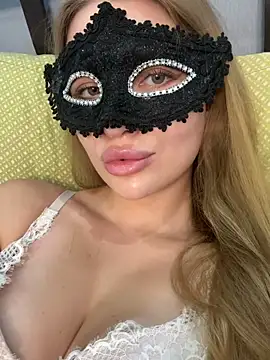 AlexandraMoore03 online show from July 17, 5:47 am