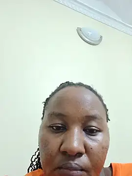 Snapshot of prettyniavibes chatting on June 8, 6:08 pm prettyniavibes online show from June 8, 6:08 pm