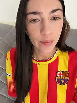 Snapshot of adrianaasoler chatting on June 9, 9:32 am adrianaasoler online show from June 9, 9:32 am