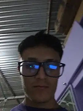 Snapshot of Davitfitnosuke chatting on July 9, 1:09 am Davitfitnosuke online show from July 9, 1:09 am