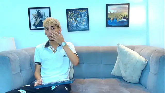 Snapshot of Hot_skinny_guys chatting on July 25, 1:25 am Hot skinny guys online show from July 25, 1:25 am