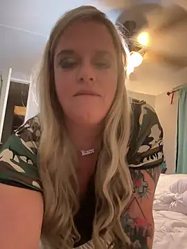 Snapshot of karmenrose88 chatting on June 11, 6:22 am karmenrose88 online show from June 11, 6:22 am