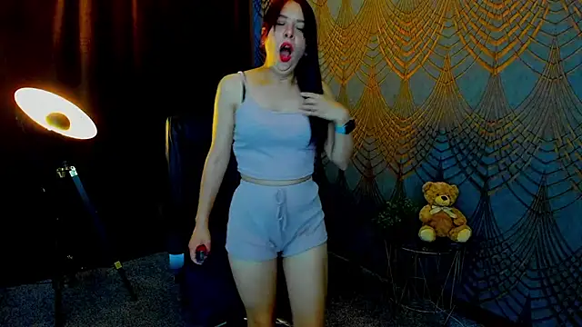 Livia Shy online show from June 9, 7:09 am