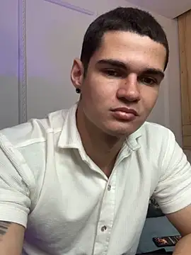 Snapshot of Marcusvandal chatting on June 16, 7:38 pm Marcusvandal online show from June 16, 7:38 pm