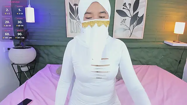 sakina  hana online show from June 11, 3:54 pm