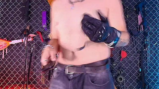 Snapshot of Master_zeus_bdsm chatting on June 12, 1:54 pm Master zeus bdsm online show from June 12, 1:54 pm