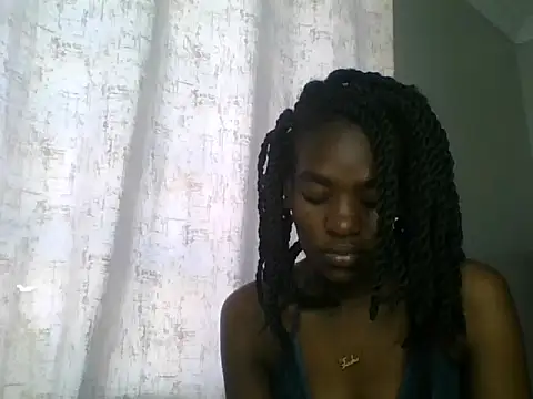 Snapshot of Lola_Allure chatting on June 28, 1:17 pm Lola Allure online show from June 28, 1:17 pm