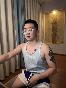 iamtobias online show from June 10, 5:12 pm