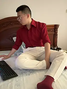 iamtobias online show from June 11, 6:11 am
