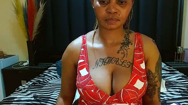 NaughtyLuux12 online show from July 26, 8:38 pm