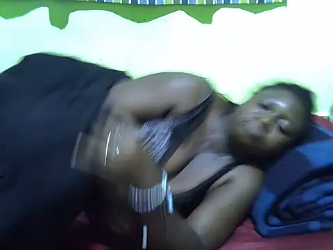 Snapshot of CURVY-CORAZZON chatting on June 26, 4:50 am CURVY-CORAZZON online show from June 26, 4:50 am