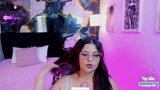 Snapshot of Miss_Kloee chatting on July 9, 6:45 pm Miss Kloee online show from July 9, 6:45 pm