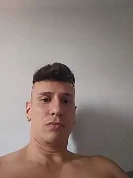 leocastro2920 online show from June 28, 3:51 pm