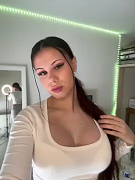 elenalovee online show from June 13, 12:58 pm