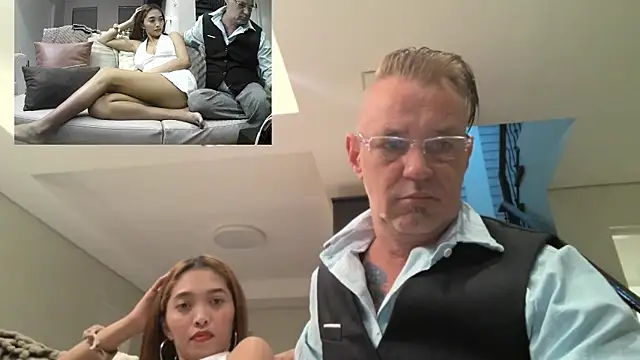 Snapshot of FindMyKiliti chatting on July 12, 2:52 pm FindMyKiliti online show from July 12, 2:52 pm