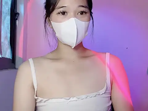 Snapshot of miumiubeauty chatting on July 1, 4:14 am miumiubeauty online show from July 1, 4:14 am