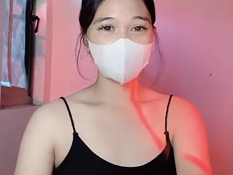 Snapshot of miumiubeauty chatting on July 2, 6:19 am miumiubeauty online show from July 2, 6:19 am