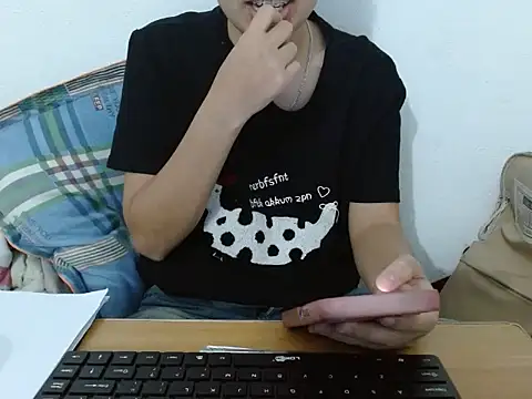 ThuyTien279 online show from July 8, 4:00 pm