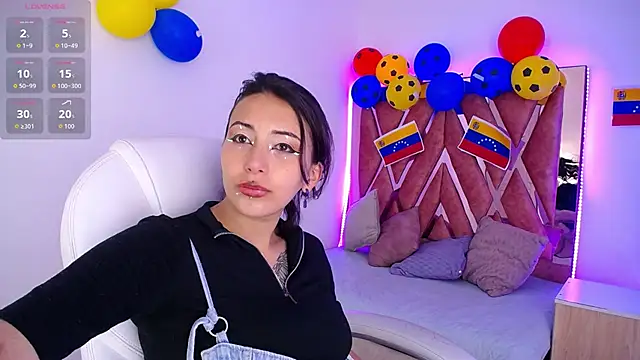 Camiila  1 online show from June 25, 11:37 am