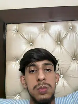Snapshot of ronnnnn718 chatting on June 17, 8:21 pm ronnnnn718 online show from June 17, 8:21 pm