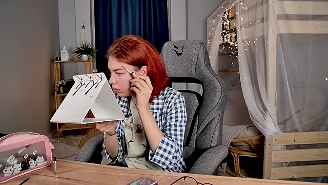 Snapshot of SeraphineDuskryn chatting on July 21, 8:49 am SeraphineDuskryn online show from July 21, 8:49 am