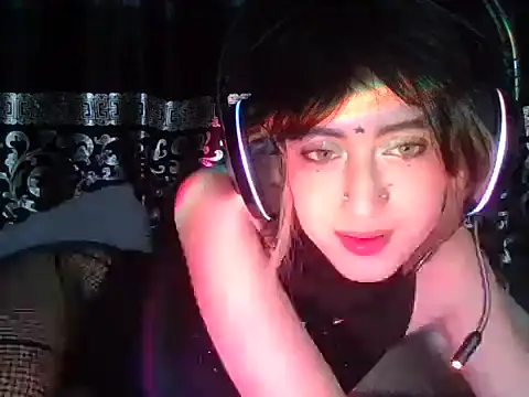 kittenpasive30 online show from June 16, 11:40 pm